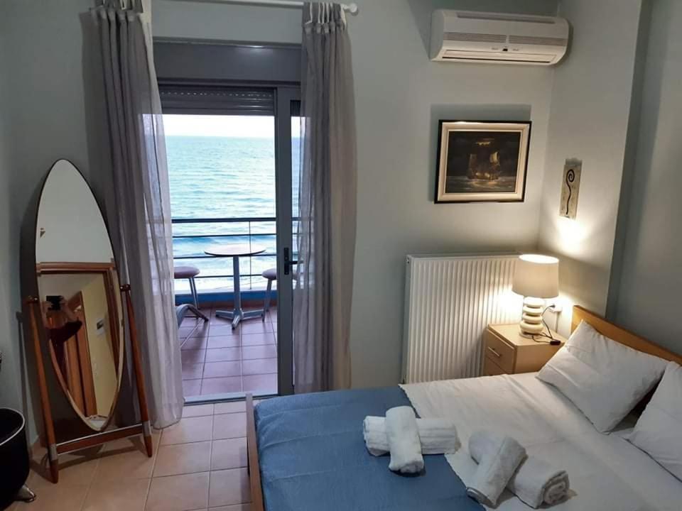 Whole Apartment In Loutsa With Amazing View Exterior foto